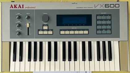 Akai-VX600"